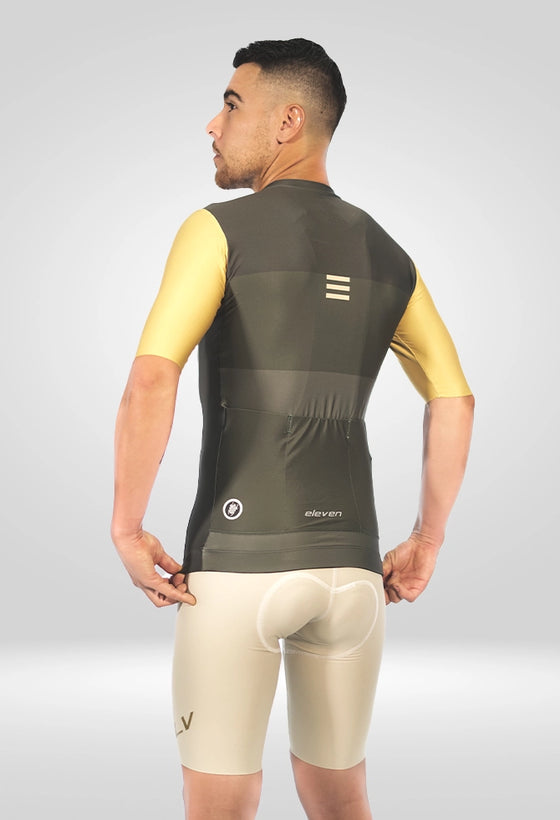 Relaxed Beetles Sweater