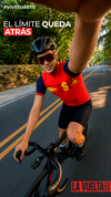Jersey Eleven Vuelta a España 2026 Rojo ESP rodando en carretera